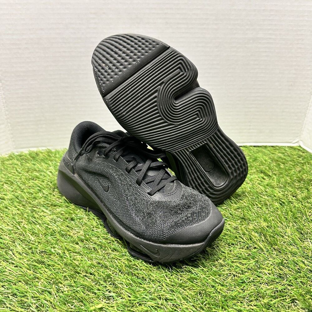 Nike Versair Women’s Size 5 Triple Black Airmax Gym Running Shoes DZ3547 002